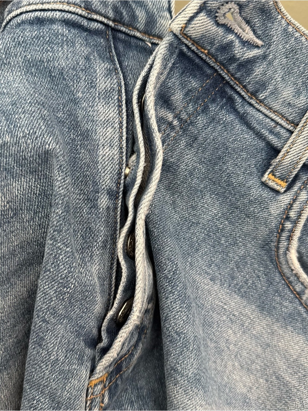 Citizens Of Humanity Marlow Easy Denim Shorts - Picture 10 of 10
